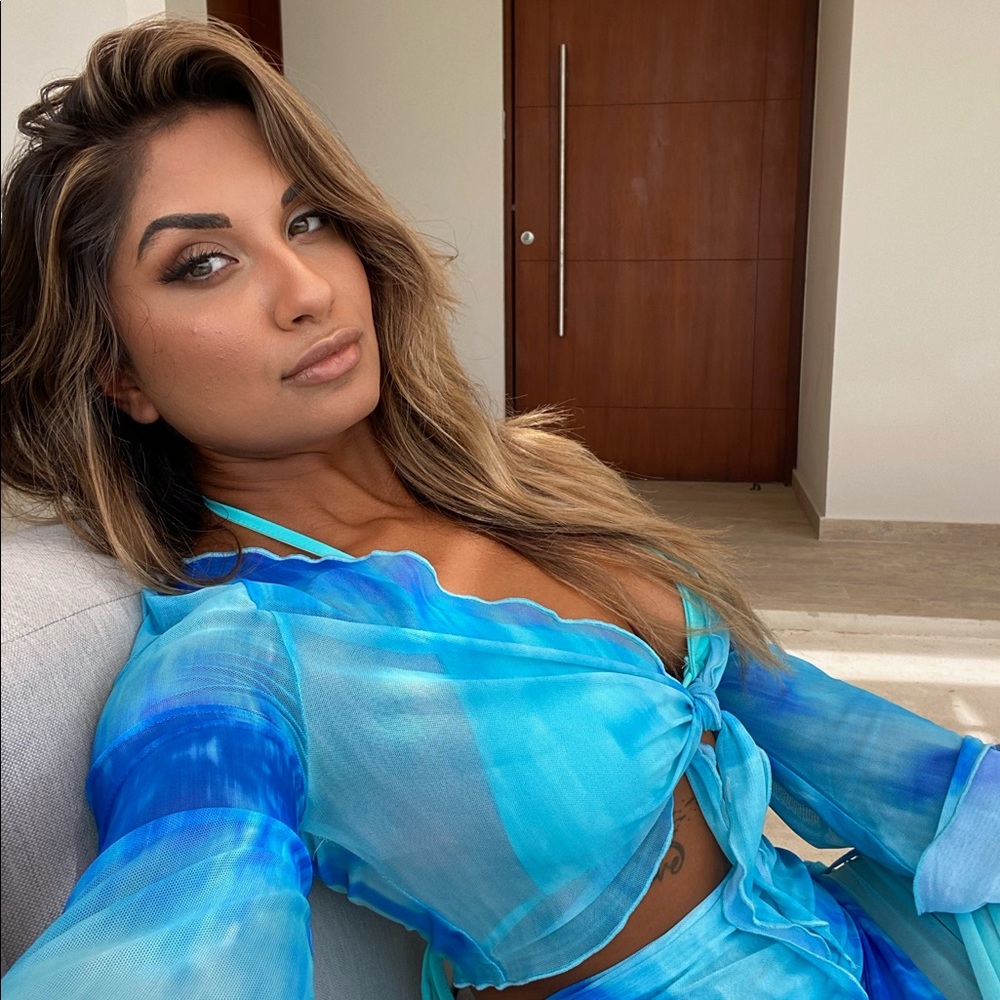 Meet your Posher, Roopali